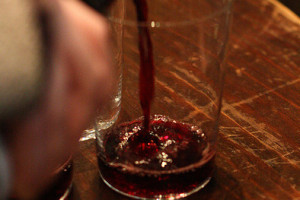 Tres vasos de vino reducen el riesgo de Alzheimer